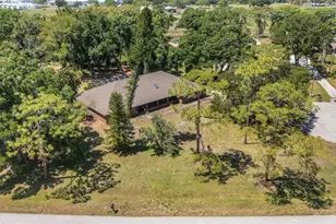 10604 Forest Run Dr, Bradenton, FL 34211 - Photo 1