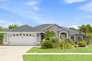 4817 Post Pointe Dr, Sarasota, FL 34233 - Photo 2