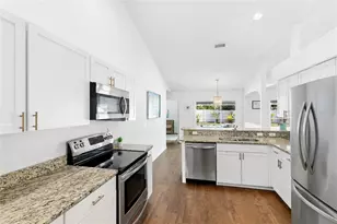 4817 Post Pointe Dr, Sarasota, FL 34233 - Photo 12