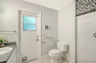 3424 Tanglewood Dr, Sarasota, FL 34239 - Photo 56