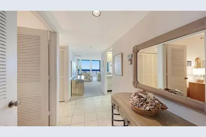 1045 Gulf Of Mexico Drive #301, Longboat Key, FL 34228 - Photo 4