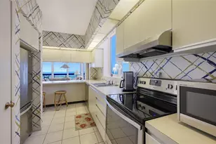 1045 Gulf of Mexico Dr, Longboat Key, FL 34228 - Photo 14