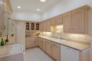 216 Vista Del Lago Way, Venice, FL 34292 - Photo 10