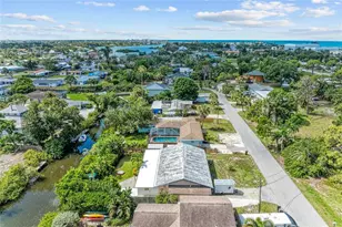 312 Winfield Way, Nokomis, FL 34275 - Photo 4