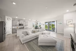 2013 Midnight Pearl Dr, Sarasota, FL 34240 - Photo 6