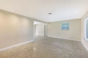 2542 Tulip St, Sarasota, FL 34239 - Photo 4
