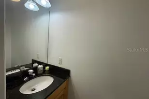 5210 Levi Ln, Sarasota, FL 34233 - Photo 24