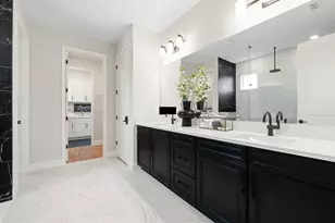 7895 Interstellar Ave, Sarasota, FL 34241 - Photo 4