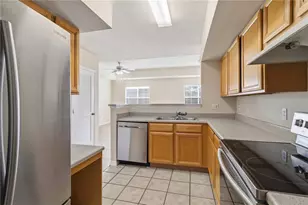 1025 Villagio Cir, Sarasota, FL 34237 - Photo 12