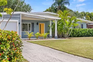 3317 Bougainvillea St, Sarasota, FL 34239 - Photo 2