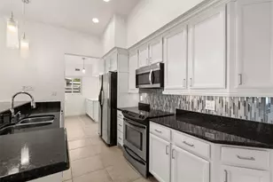 3317 Bougainvillea St, Sarasota, FL 34239 - Photo 20