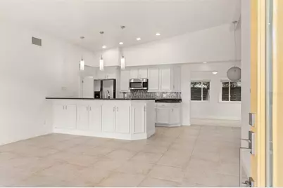 3317 Bougainvillea Street, Sarasota, FL 34239 - Photo 14