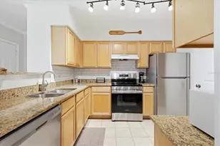 1000 Villagio Cir, Sarasota, FL 34237 - Photo 12