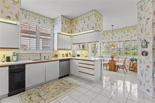 7726 Calle Facil, Sarasota, FL 34238 - Photo 6