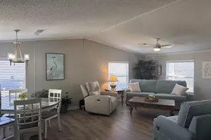 122 W St Annes Cir, Apollo Beach, FL 33572 - Photo 4