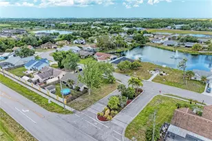 3543 65th Ave Cir E, Sarasota, FL 34243 - Photo 38