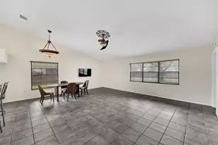 5015 Barrington Cir, Sarasota, FL 34234 - Photo 16