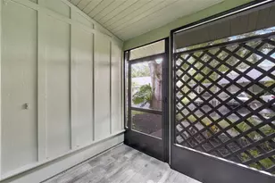 5015 Barrington Cir, Sarasota, FL 34234 - Photo 2