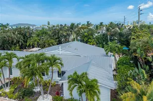 324 64th St, Holmes Beach, FL 34217 - Photo 34