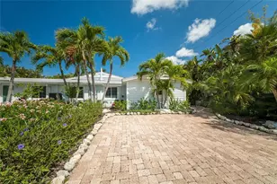 324 64th St, Holmes Beach, FL 34217 - Photo 4