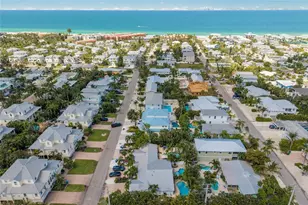 324 64th St, Holmes Beach, FL 34217 - Photo 38