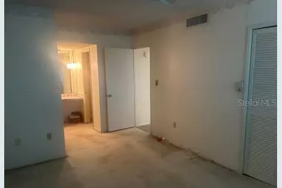 7461 W Country Club Drive N #402, Sarasota, FL 34243 - Photo 6