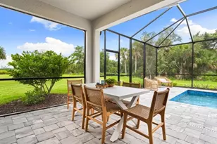 7907 Interstellar Ave, Sarasota, FL 34241 - Photo 16