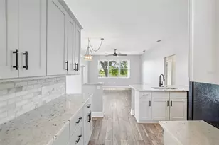 8908 71st Ave E, Palmetto, FL 34221 - Photo 12
