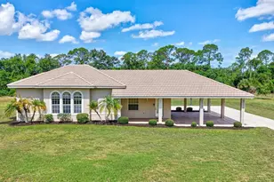 1045 Fox Creek Dr, Sarasota, FL 34240 - Photo 16