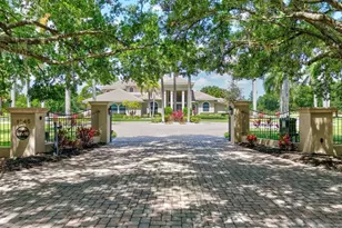 1045 Fox Creek Dr, Sarasota, FL 34240 - Photo 4
