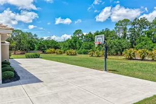 1045 Fox Creek Dr, Sarasota, FL 34240 - Photo 14