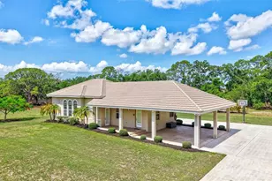 1045 Fox Creek Dr, Sarasota, FL 34240 - Photo 6