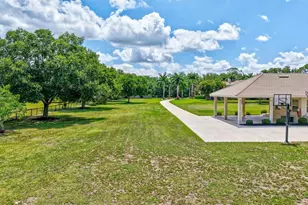 1045 Fox Creek Dr, Sarasota, FL 34240 - Photo 20