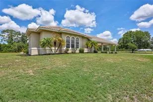 1045 Fox Creek Dr, Sarasota, FL 34240 - Photo 86