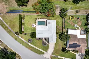 3695 Country Pl Blvd, Sarasota, FL 34233 - Photo 2