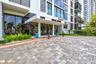 707 S Gulfstream Ave, Sarasota, FL 34236 - Photo 2
