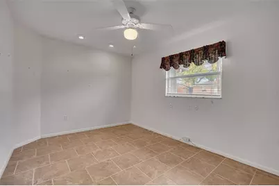 609 Laguna Drive, Venice, FL 34285 - Photo 32