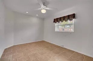 609 La Guna Dr, Venice, FL 34285 - Photo 32