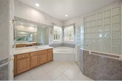 9043 Misty Creek Drive, Sarasota, FL 34241 - Photo 36