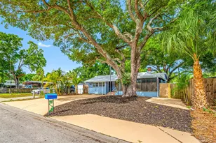 5044 Betty St N, Saint Petersburg, FL 33709 - Photo 2