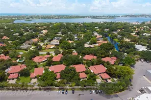 4820 Kestral Park Cir, Sarasota, FL 34231 - Photo 40