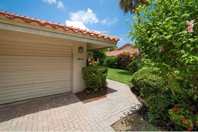 4820 Kestral Park Circle #18, Sarasota, FL 34231 - Photo 2