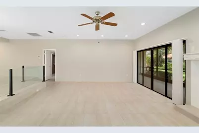 4820 Kestral Park Circle #18, Sarasota, FL 34231 - Photo 8