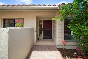 4820 Kestral Park Cir, Sarasota, FL 34231 - Photo 6
