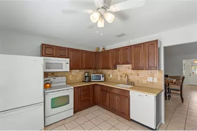 4105 43rd Avenue W, Bradenton, FL 34205 - Photo 8