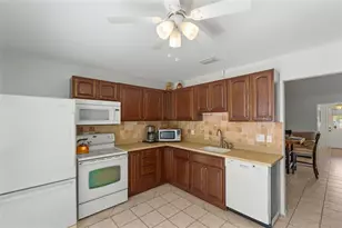 4105 43rd Ave W, Bradenton, FL 34205 - Photo 8