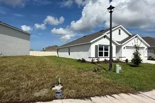 5731 Silver Moonlight Dr, Palmetto, FL 34221 - Photo 2