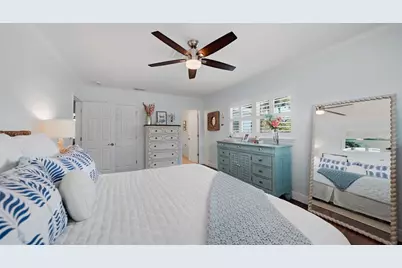 2561 Sunnyside Street, Sarasota, FL 34239 - Photo 16