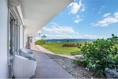 765 John Ringling Boulevard #5, Sarasota, FL 34236 - Photo 2