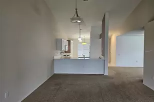 4202 Caddie Dr E, Bradenton, FL 34203 - Photo 10